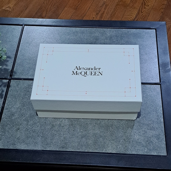 Alexander McQueen Shoe Box - Picture 3 of 11